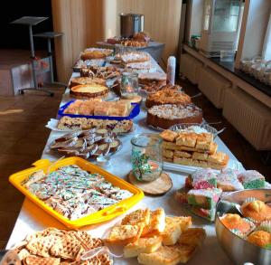 Kuchentheke_ohne_Personen_Ausschnitt