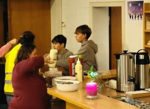 Es gibt Currywurst und Hotdogs